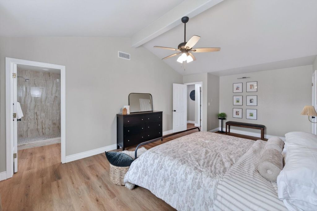 Image 41 of property listing at 16564 Monreal Road, Madera, CA 93636