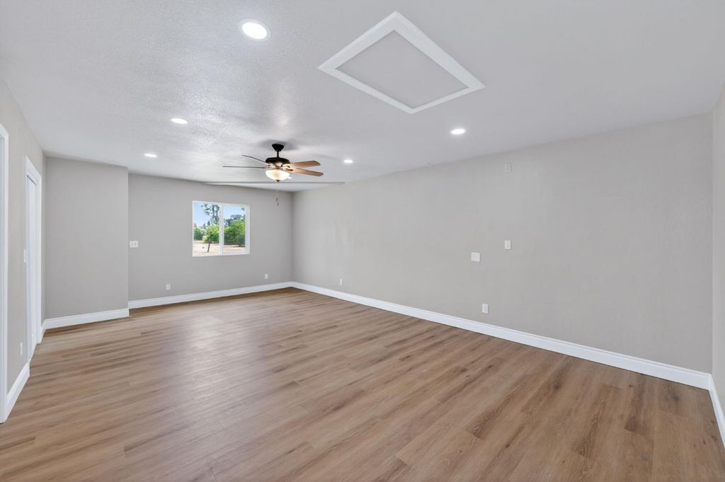 Image 51 of property listing at 16564 Monreal Road, Madera, CA 93636