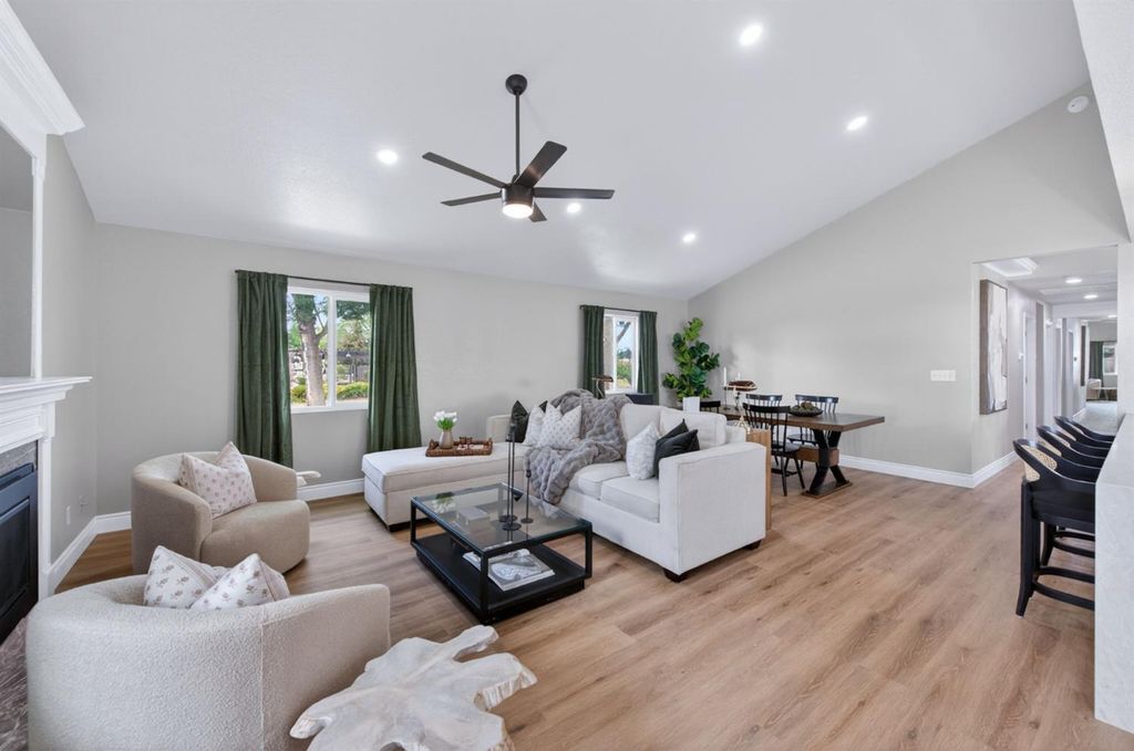 Image 8 of property listing at 16564 Monreal Road, Madera, CA 93636