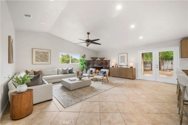 291 Hillandale Court, Riverside, CA 92507