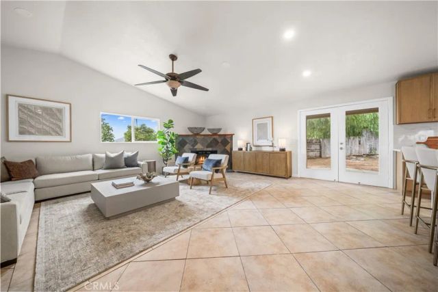 291 Hillandale Court, Riverside, CA 92507