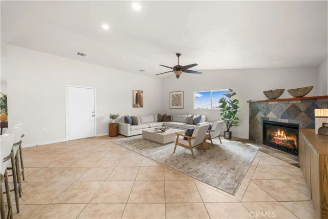291 Hillandale Court, Riverside, CA 92507