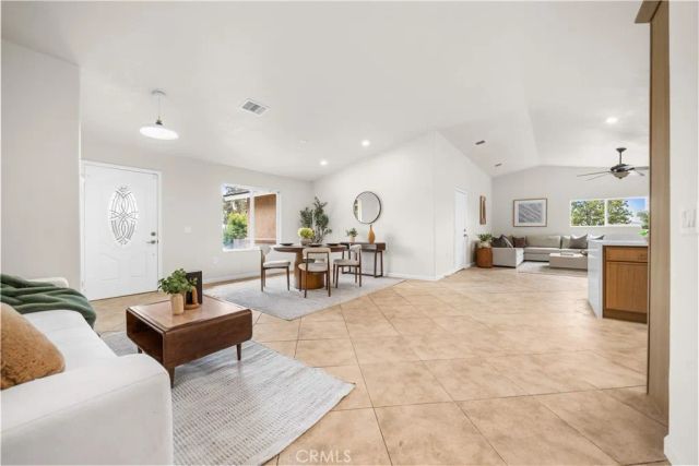 291 Hillandale Court, Riverside, CA 92507