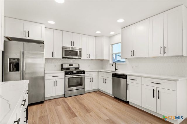 208 Langely, Kyle, TX 78640
