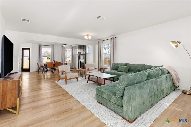 208 Langely, Kyle, TX 78640