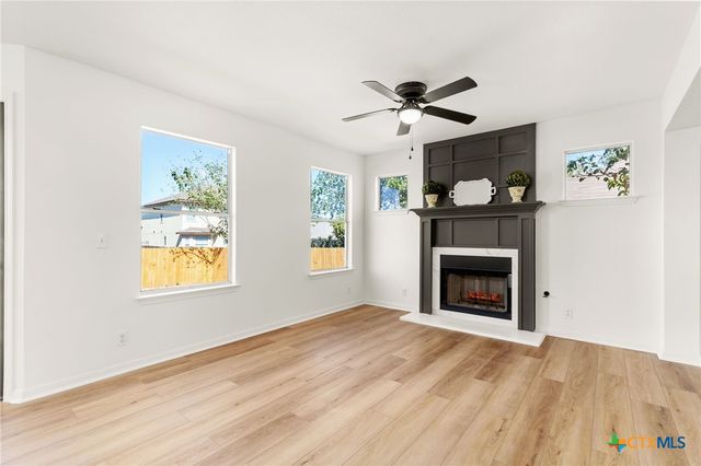 208 Langely, Kyle, TX 78640