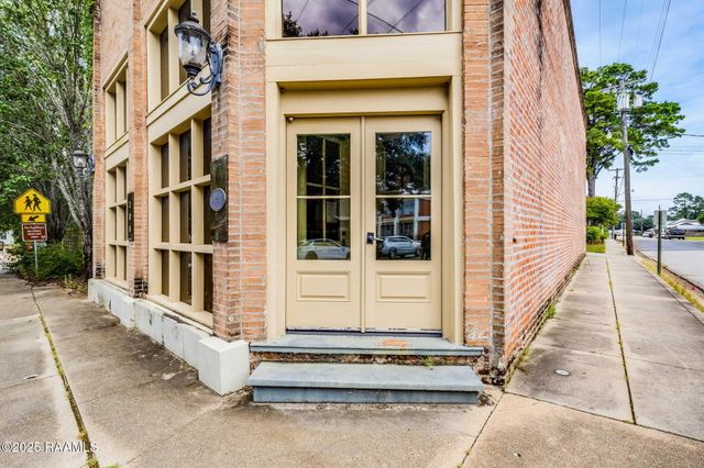 300 E Bridge Street, Breaux Bridge, LA 70517