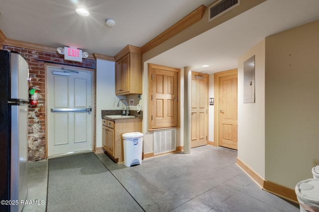 300 E Bridge Street, Breaux Bridge, LA 70517