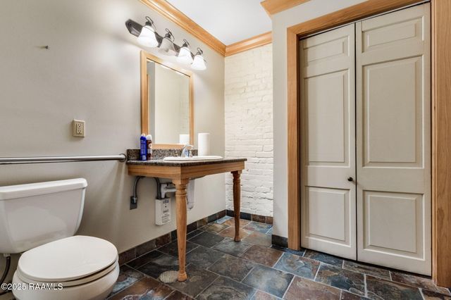 300 E Bridge Street, Breaux Bridge, LA 70517