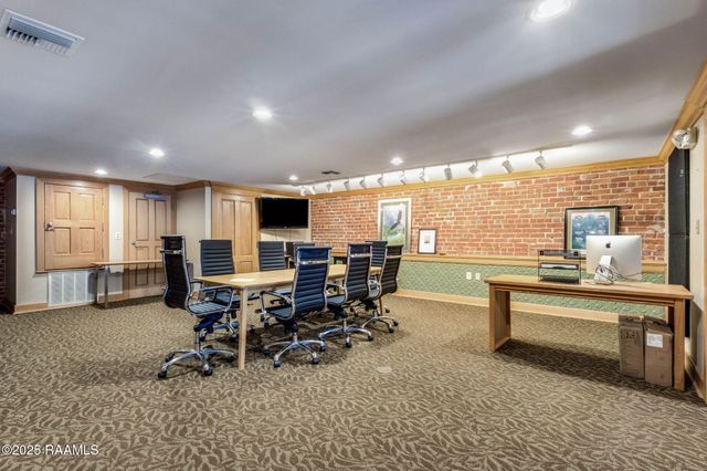 300 E Bridge Street, Breaux Bridge, LA 70517