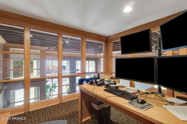 300 E Bridge Street, Breaux Bridge, LA 70517