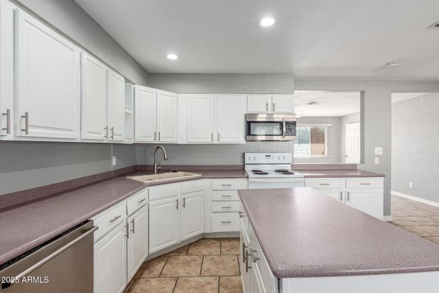 1298 E BARCELONA Avenue, Casa Grande, AZ 85122