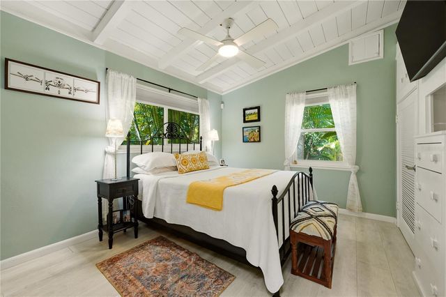3424 OLD OAK DRIVE, Sarasota, FL 34239