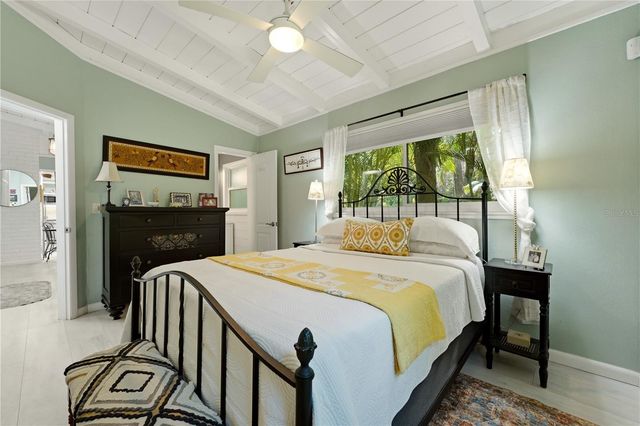 3424 OLD OAK DRIVE, Sarasota, FL 34239