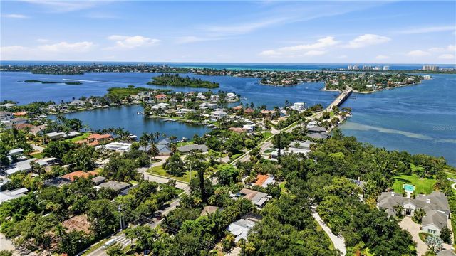 3424 OLD OAK DRIVE, Sarasota, FL 34239