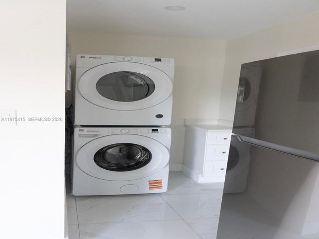 612 NW 10th Ter, Fort Lauderdale, FL 33311