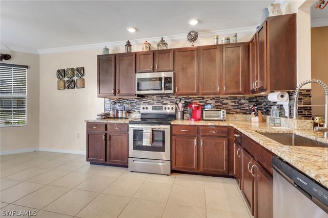 3440 Acapulco CIR, Cape Coral, FL 33909