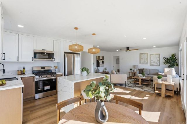 704 J Street, Chula Vista, CA 91910