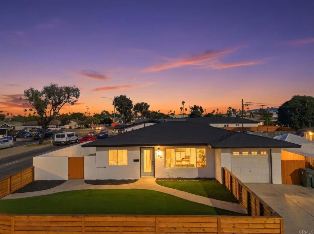 704 J Street, Chula Vista, CA 91910