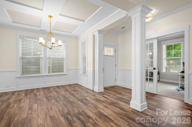 10008 Michael Crossing Drive, Charlotte, NC 28213