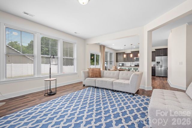 10008 Michael Crossing Drive, Charlotte, NC 28213