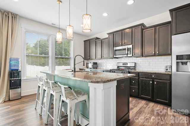 10008 Michael Crossing Drive, Charlotte, NC 28213