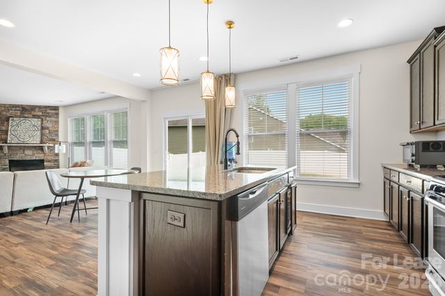 10008 Michael Crossing Drive, Charlotte, NC 28213