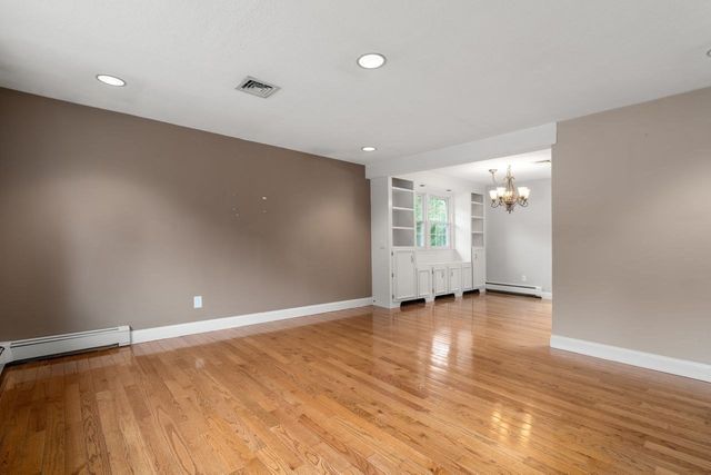 10 Millbrook Dr, Plainville, MA 02762