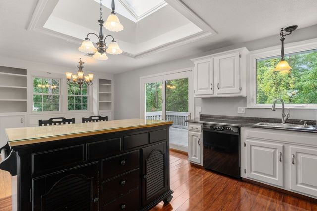 10 Millbrook Dr, Plainville, MA 02762