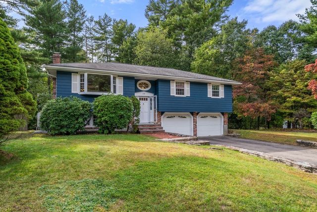 10 Millbrook Dr, Plainville, MA 02762