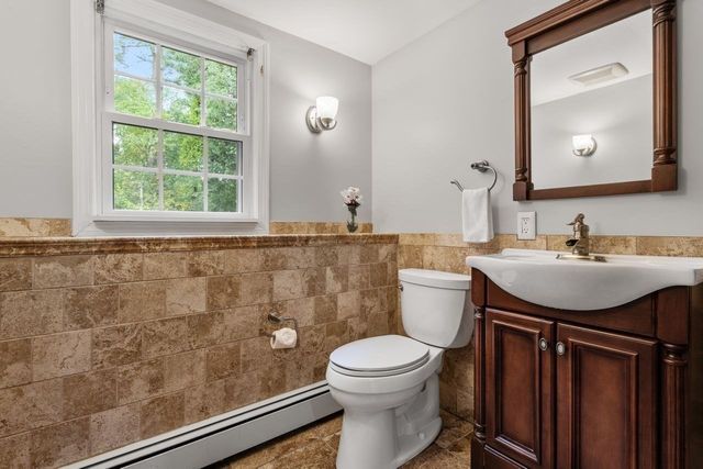 10 Millbrook Dr, Plainville, MA 02762