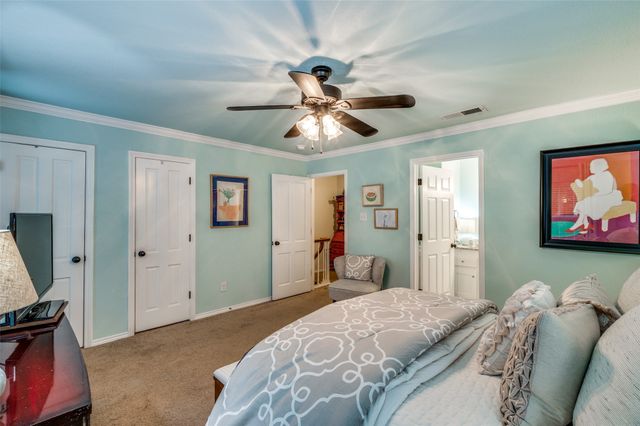 1349 Roaring Springs Road, Fort Worth, TX 76114