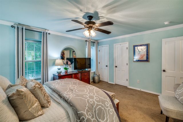 1349 Roaring Springs Road, Fort Worth, TX 76114