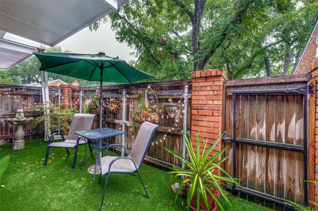 1349 Roaring Springs Road, Fort Worth, TX 76114