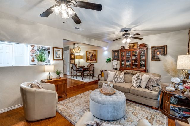 1349 Roaring Springs Road, Fort Worth, TX 76114