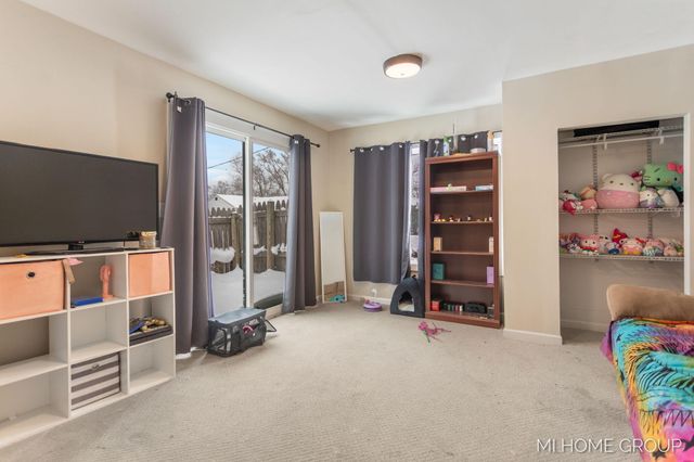 544 Homestead Avenue, Holland, MI 49423