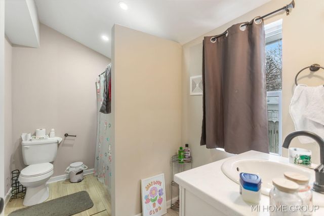 544 Homestead Avenue, Holland, MI 49423