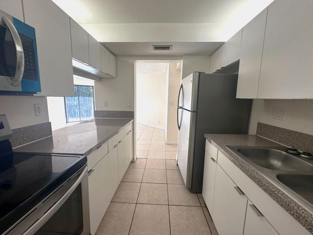 1850 N Congress Ave 208, West Palm Beach, FL 33401