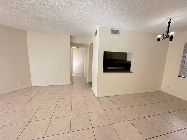 1850 N Congress Ave 208, West Palm Beach, FL 33401
