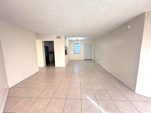 1850 N Congress Ave 208, West Palm Beach, FL 33401