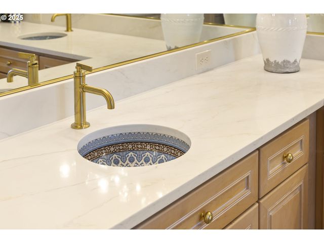 29920 NANTUCKET Dr, Pacific City, OR 97135