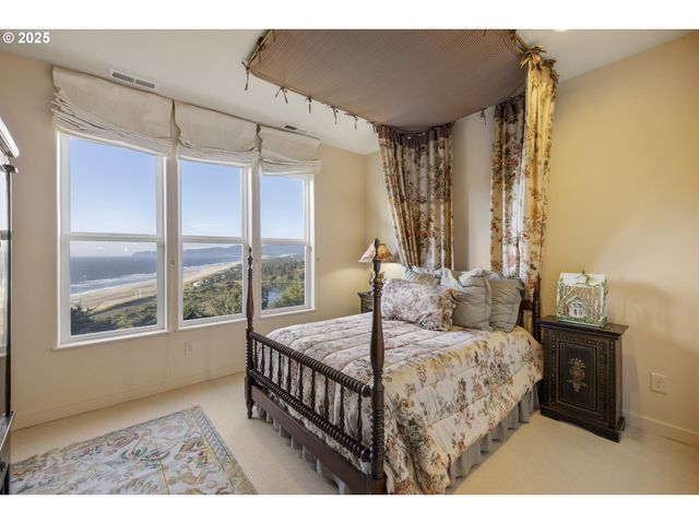 29920 NANTUCKET Dr, Pacific City, OR 97135