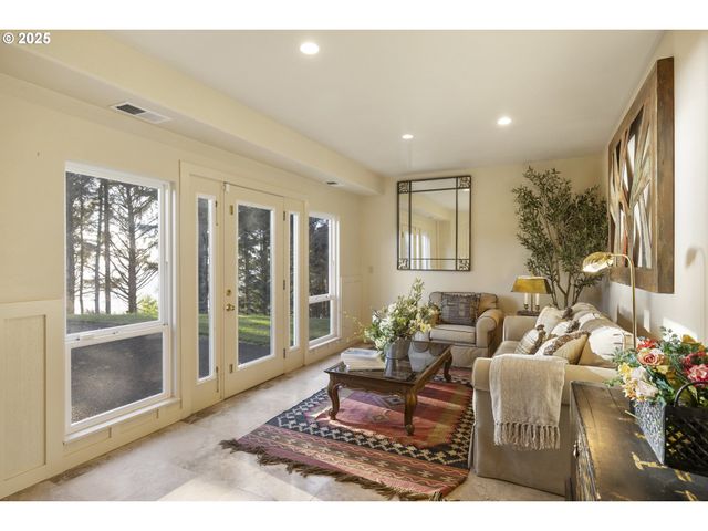 29920 NANTUCKET Dr, Pacific City, OR 97135