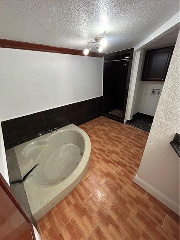 8006 N ROME AVENUE, Tampa, FL 33604