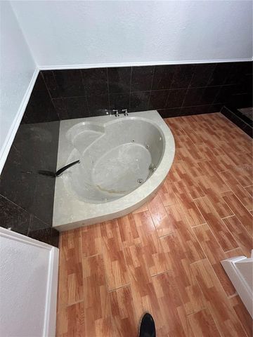 8006 N ROME AVENUE, Tampa, FL 33604