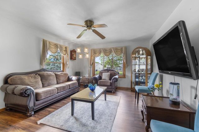 713 STONE GATE DRIVE, Kimberly, WI 54136