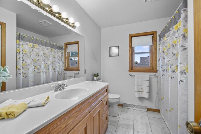 713 STONE GATE DRIVE, Kimberly, WI 54136