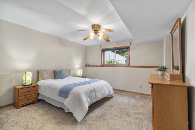 713 STONE GATE DRIVE, Kimberly, WI 54136