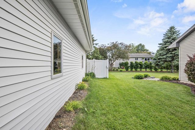 713 STONE GATE DRIVE, Kimberly, WI 54136