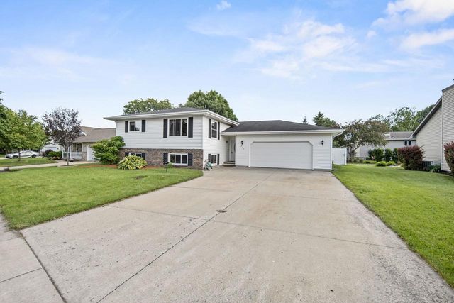713 STONE GATE DRIVE, Kimberly, WI 54136